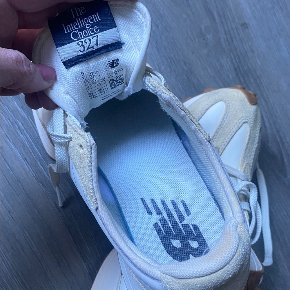 NEW BALANCE 327 SNEAKERS Women's - Picture 10 of 16